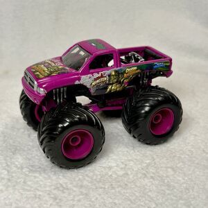 Muscle Machines Creature Of The Black Lagoon Dodge Monster Patrol 1:64 Scale